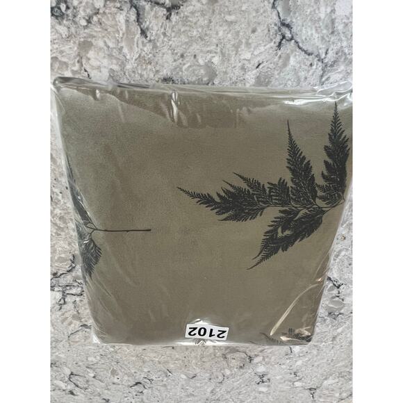 Robert Kitchen Canada Vest Faux Suede Sage Green w Leaf Print Faux Fur Small JL - Picture 8 of 8